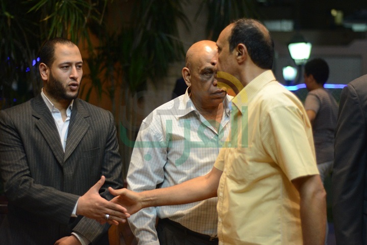 بالصور.. نجوم الفن في عزاء شقيق الفن احمد بدير