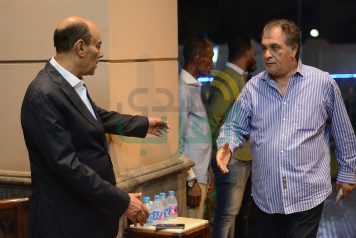بالصور.. نجوم الفن في عزاء شقيق الفن احمد بدير