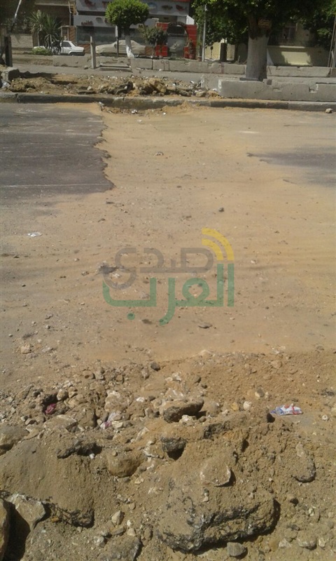 بالصور.. كثافات مرورية بسبب مد كابلات كهربائية بمصر الجديدة 