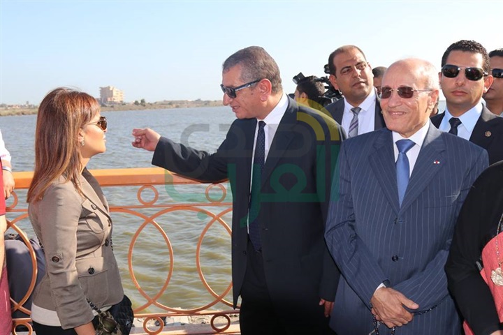 بالصور.. وزيراً الانتاج والاستثمار ومحافظ كفرالشيخ في جولة تفقدية ببحيرة البرلس