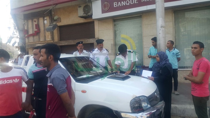 بالصور.. حملة مكبرة لإزالة الاشغالات وضبط التكاتك بالساحل