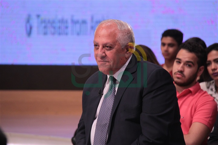 بالصور .. "مفاجأة" وزير الشباب والرياضة لـ فريدة عثمان في "معكم .. منى الشاذلي"