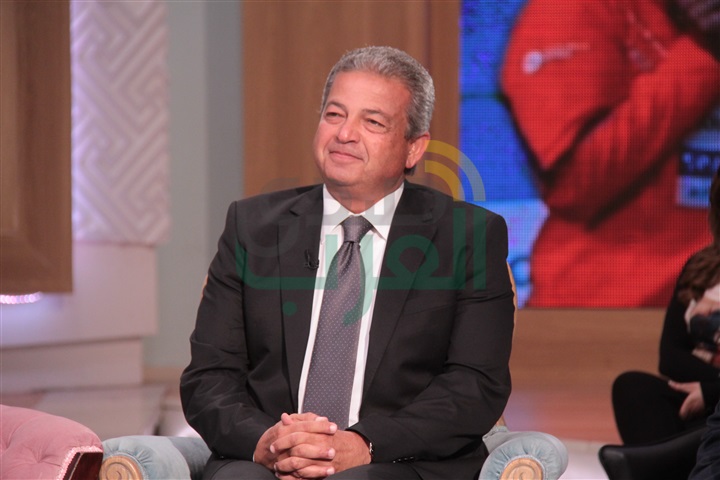 بالصور .. "مفاجأة" وزير الشباب والرياضة لـ فريدة عثمان في "معكم .. منى الشاذلي"