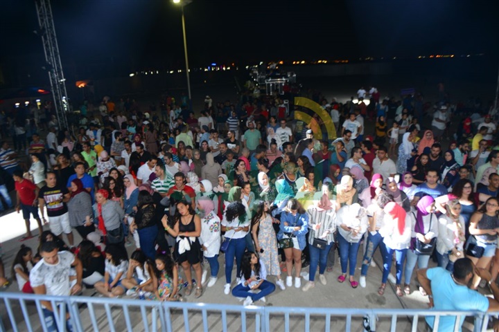 بالصور .. حضور حماقي استعدادا لاحياء أولى حفلاته بالساحل الشمالي بالصور .. حضور حماقي استعدادا لاحياء أولى حفلاته بالساحل الشمالي