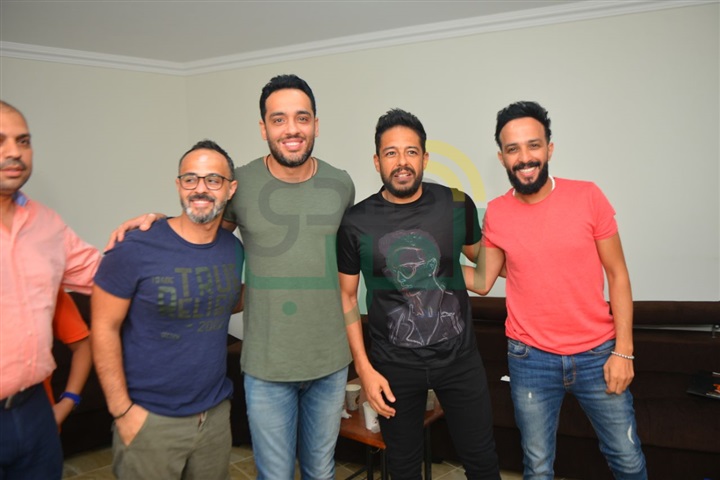 بالصور.. حماقي يفتتح أولى حفلاته بالساحل الشمالي  