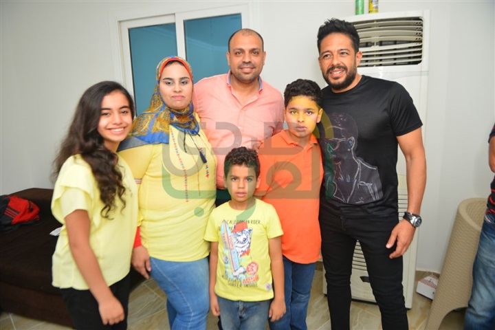 بالصور.. حماقي يفتتح أولى حفلاته بالساحل الشمالي  