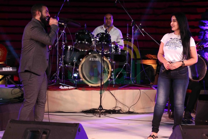 بالصور.. سمية الخشاب وأحمد سعد يشعلان مهرجان الأوبرا بالمسرح الروماني بالصور.. سمية الخشاب وأحمد سعد يشعلان مهرجان الأوبرا بالمسرح الروماني