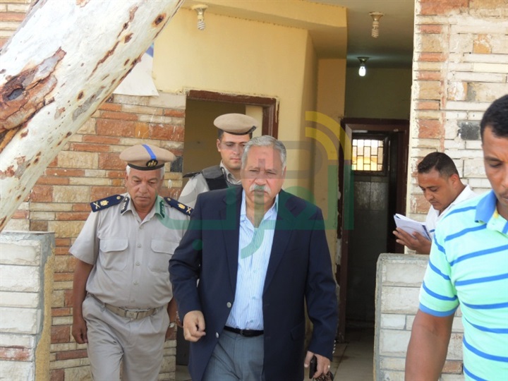 مدير أمن قنا يتفقد الأكمنة الثابتة وخدمات تأمين الطرق الخارجية