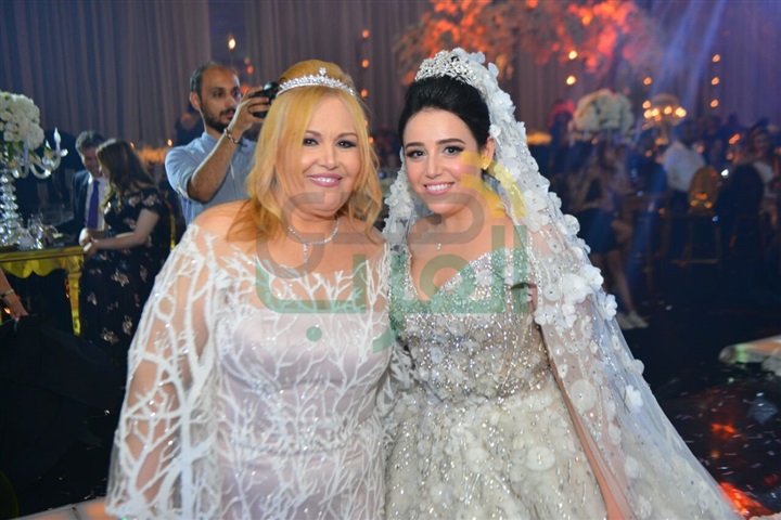 بالصور .. "ألا كوشنير" والفرقة السورية يشعلون زفاف "سامر" و"تاتيانا" بالصور .. "ألا كوشنير" والفرقة السورية يشعلون زفاف "سامر" و"تاتيانا"