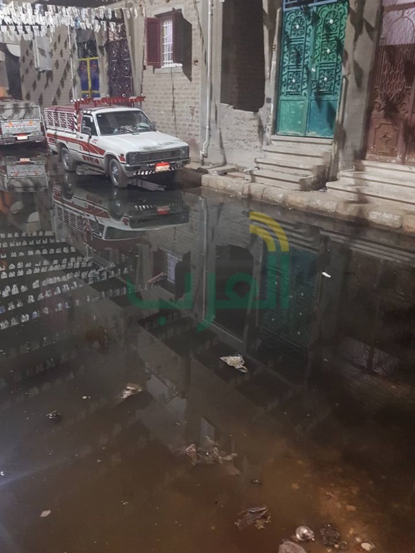 بالصور.. مياه الصرف الصحى تغرق منطقة الشئون بقنا