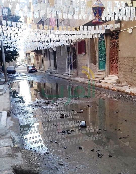 بالصور.. مياه الصرف الصحى تغرق منطقة الشئون بقنا