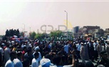 بالصور.. الآلاف يشيعون شهيد الشرطة بقنا يتقدمهم المحافظ ومدير الأمن