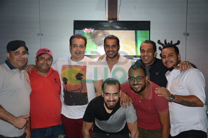 بالصور.. طارق عبد الحليم يحتفل بإطلاق "آخر العنقود" بالصور.. طارق عبد الحليم يحتفل بإطلاق "آخر العنقود"