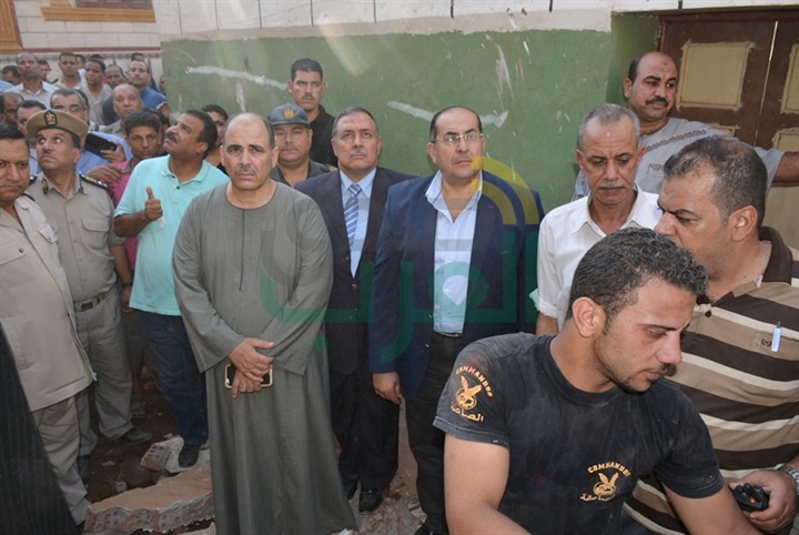 محافظ سوهاج يصرف 5 آلاف جنيه لكل أسرة متوفى لضحايا انهيار منزل بمركز ساقلتة
