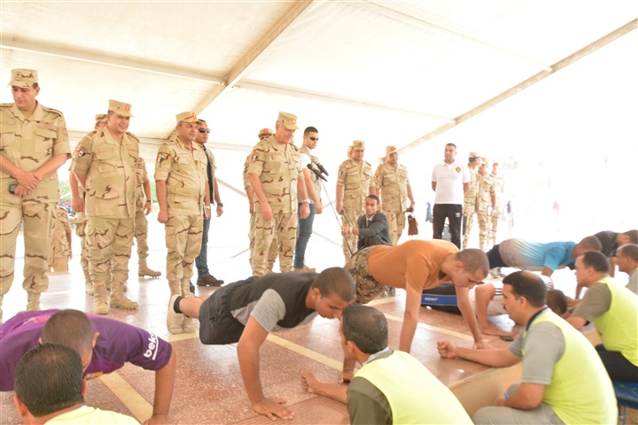 بالصور.. رئيس الأركان يتابع إجراءات القبول بالكليات والمعاهد العسكرية
