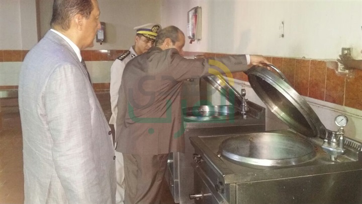 بالصور.. مساعد وزرير الداخلية للمنافذ يتفقد إجراءات التأمين بـ"ميناء دمياط"