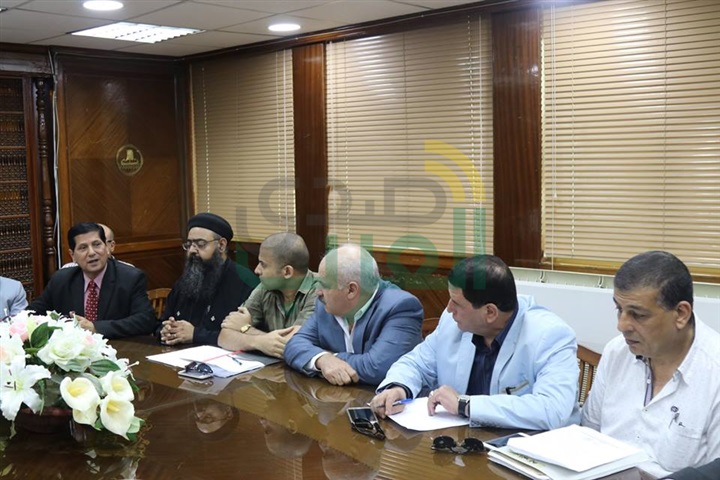 بالفيديو والصور.. محافظ كفر الشيخ يتابع تنفيذ توصيات بيت العائلة