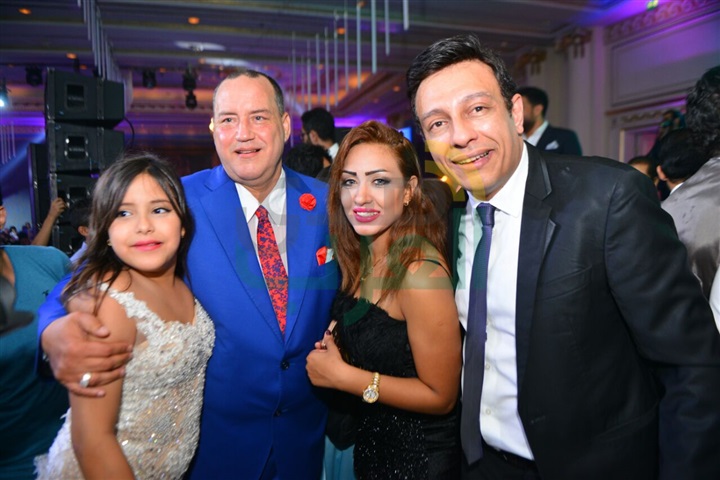 بالصور .. حماقي وساموزين وبوسي ودينا يشعلون زفاف ابنة عم أشرف زكي بالصور .. حماقي وساموزين وبوسي ودينا يشعلون زفاف ابنة عم أشرف زكي