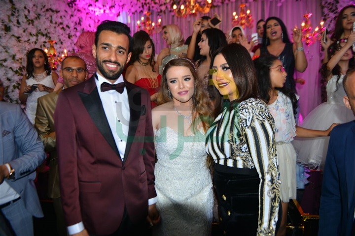 بالصور .. حماقي وساموزين وبوسي ودينا يشعلون زفاف ابنة عم أشرف زكي بالصور .. حماقي وساموزين وبوسي ودينا يشعلون زفاف ابنة عم أشرف زكي
