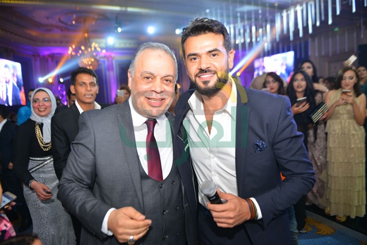 بالصور .. حماقي وساموزين وبوسي ودينا يشعلون زفاف ابنة عم أشرف زكي بالصور .. حماقي وساموزين وبوسي ودينا يشعلون زفاف ابنة عم أشرف زكي