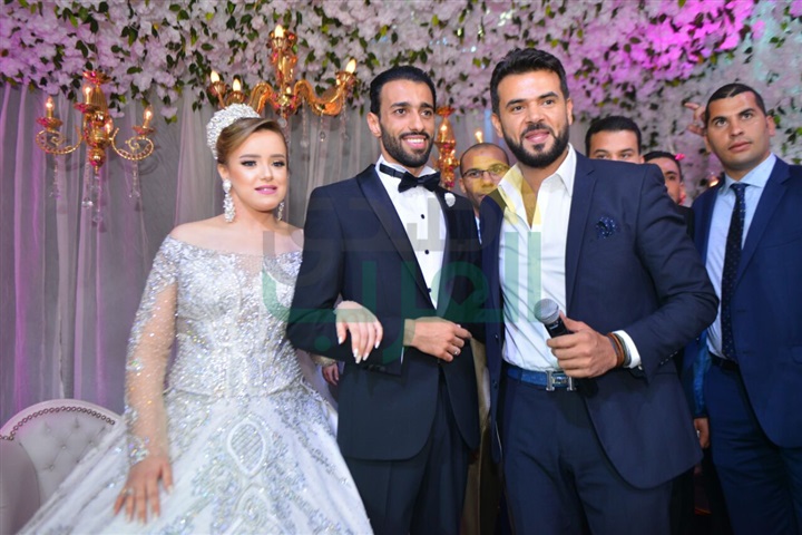بالصور .. حماقي وساموزين وبوسي ودينا يشعلون زفاف ابنة عم أشرف زكي بالصور .. حماقي وساموزين وبوسي ودينا يشعلون زفاف ابنة عم أشرف زكي