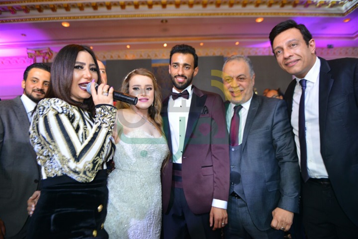 بالصور .. حماقي وساموزين وبوسي ودينا يشعلون زفاف ابنة عم أشرف زكي بالصور .. حماقي وساموزين وبوسي ودينا يشعلون زفاف ابنة عم أشرف زكي