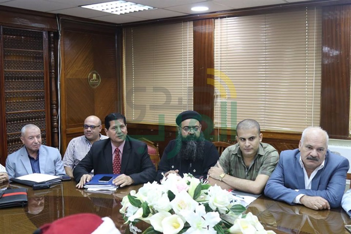 بالفيديو والصور.. محافظ كفر الشيخ يتابع تنفيذ توصيات بيت العائلة