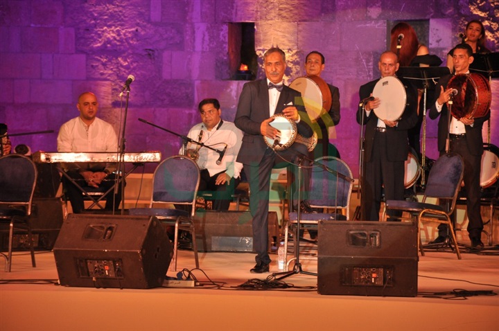 بالصور.. سعيد الأرتيست يشعل حفل "مهرجان القلعة" بأنغام الطبلة بالصور.. سعيد الأرتيست يشعل حفل "مهرجان القلعة" بأنغام الطبلة
