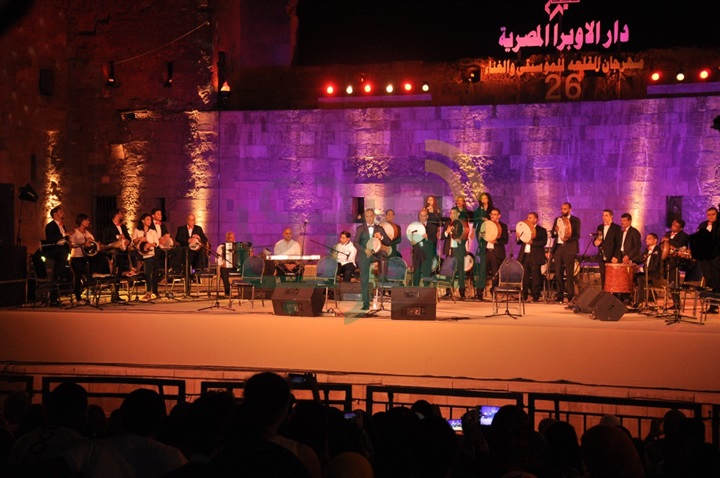 بالصور.. سعيد الأرتيست يشعل حفل "مهرجان القلعة" بأنغام الطبلة بالصور.. سعيد الأرتيست يشعل حفل "مهرجان القلعة" بأنغام الطبلة