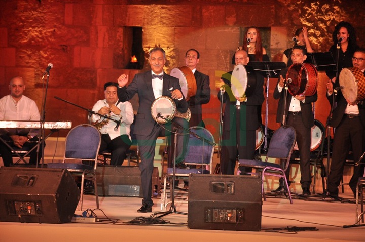 بالصور.. سعيد الأرتيست يشعل حفل "مهرجان القلعة" بأنغام الطبلة بالصور.. سعيد الأرتيست يشعل حفل "مهرجان القلعة" بأنغام الطبلة