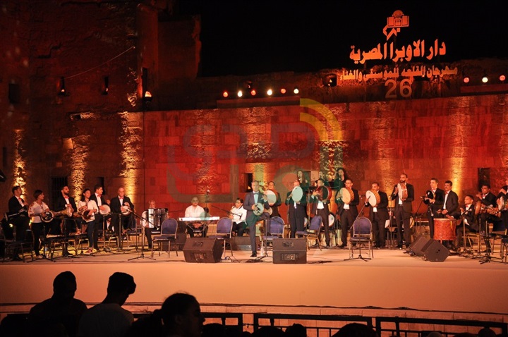 بالصور.. سعيد الأرتيست يشعل حفل "مهرجان القلعة" بأنغام الطبلة بالصور.. سعيد الأرتيست يشعل حفل "مهرجان القلعة" بأنغام الطبلة