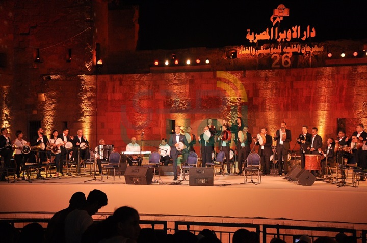 بالصور.. سعيد الأرتيست يشعل حفل "مهرجان القلعة" بأنغام الطبلة بالصور.. سعيد الأرتيست يشعل حفل "مهرجان القلعة" بأنغام الطبلة