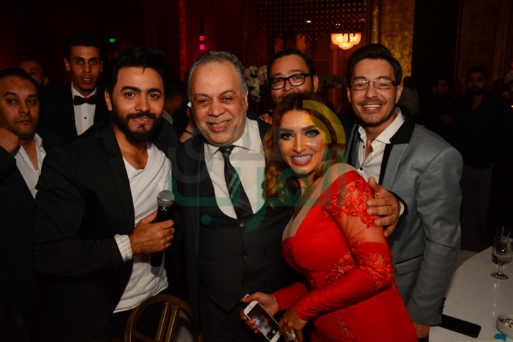 بالصور.. تامر حسني والسقا وقمر يشعلون آخر فقرات زفاف محمد أنور بالصور.. تامر حسني والسقا وقمر يشعلون آخر فقرات زفاف محمد أنور