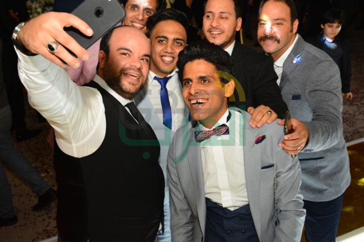 بالصور.. تامر حسني والسقا وقمر يشعلون آخر فقرات زفاف محمد أنور بالصور.. تامر حسني والسقا وقمر يشعلون آخر فقرات زفاف محمد أنور