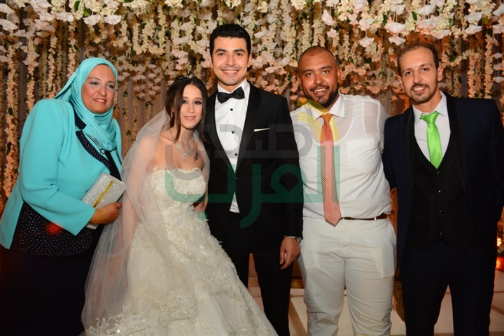 بالصور.. تامر حسني والسقا وقمر يشعلون آخر فقرات زفاف محمد أنور بالصور.. تامر حسني والسقا وقمر يشعلون آخر فقرات زفاف محمد أنور