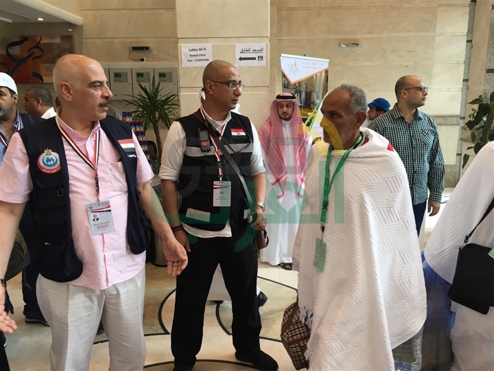 بالصور.. البعثة الطبية للحج تشارك في استقبال حجاج مصر