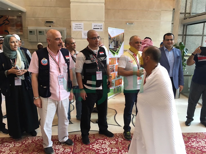 بالصور.. البعثة الطبية للحج تشارك في استقبال حجاج مصر