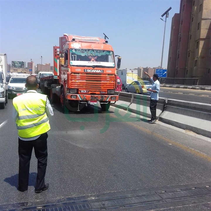 بالصور.. حملات مرورية على الطرق السريعة