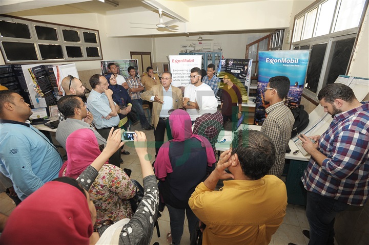 بالصور.. " إكسون موبيل مصر" تحتفل بطلاب قسم البتروكيماويات بنظام STEM التعليمي