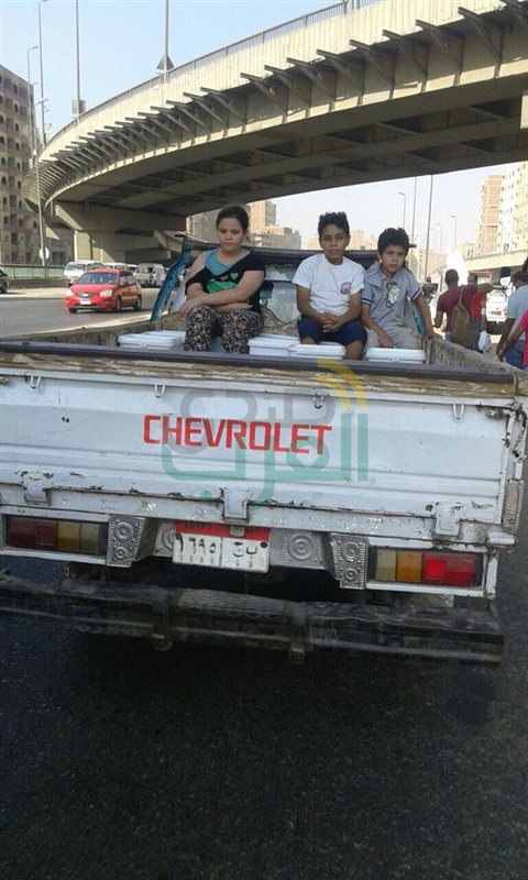 بالصور.. ضبط 50 سيارة تحمل المواطنين في "الصندوق"