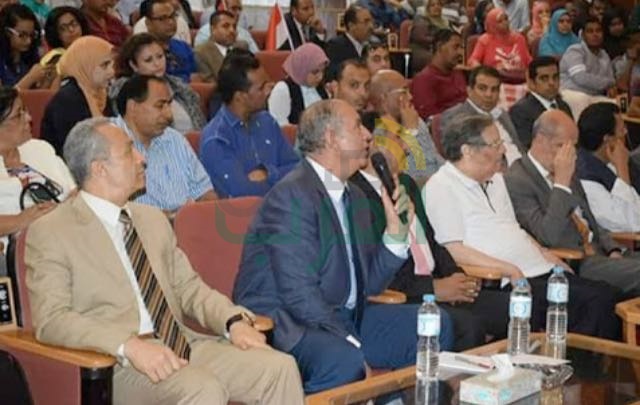 محافظ البحر الأحمر يدشن " فكرة لبكرة " لمساهمة الشباب بأفكارهم لبناء الوطن