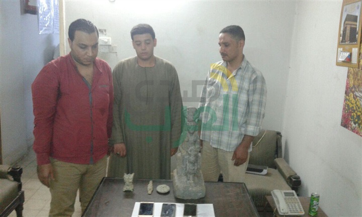 بالصور.. سقوط مافيا الاتجار في الآثار بالمنيا