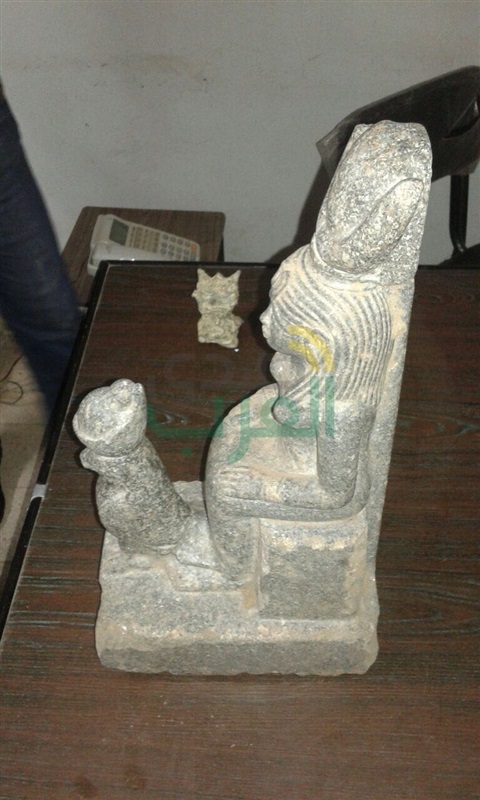 بالصور.. سقوط مافيا الاتجار في الآثار بالمنيا