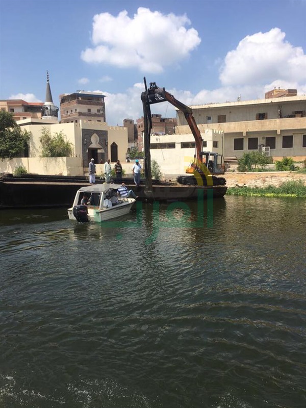 مديرا أمن كفر الشيخ والبحث الجنائي يقودان حملة لإزالة التعديات على بحيرة البرلس