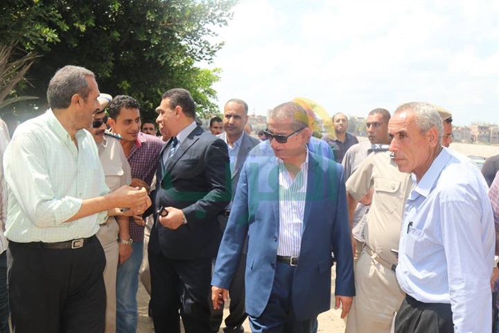 بالصور...محافظ كفر الشيخ يقود حملة لإزالة الأقفاص السمكية
