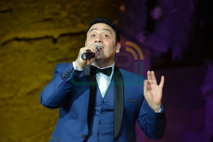 مجدي القاسم يشعل مسرح المحكى على انغام "مين هنا بدأ الهوا"