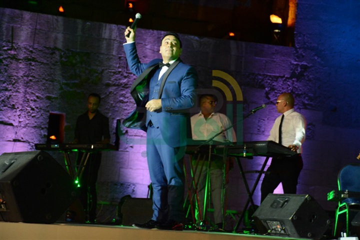 مجدي القاسم يشعل مسرح المحكى على انغام "مين هنا بدأ الهوا"