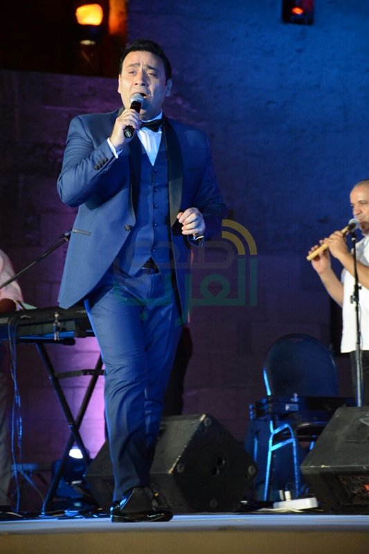 مجدي القاسم يشعل مسرح المحكى على انغام "مين هنا بدأ الهوا"