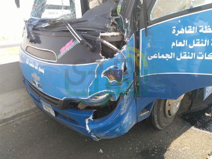 ننشر صور حادث تصادم أتوبيس بآخر بطريق العين السخنة 