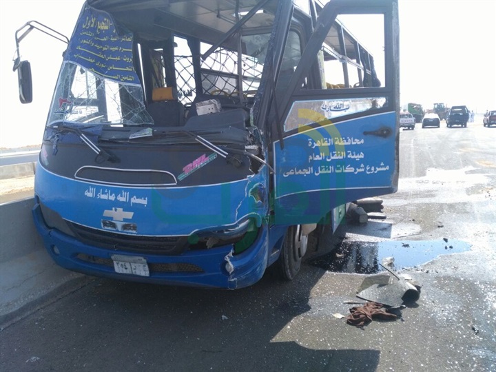 ننشر صور حادث تصادم أتوبيس بآخر بطريق العين السخنة 